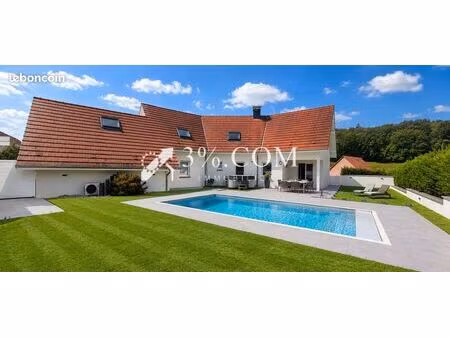 villa 7 pièces 230 m²