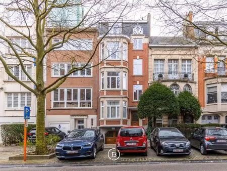 appartement à louer à forest € 1.750 (lowaf) - found & baker brussel | zimmo