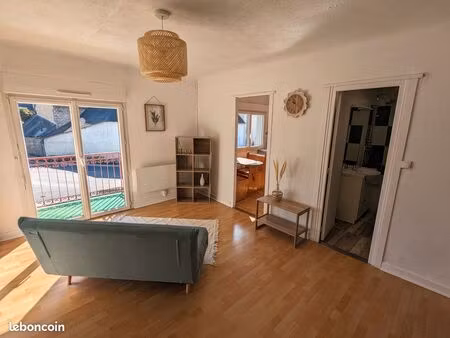 t1 meublé avec balcon (électricité  eau chaude  internet)