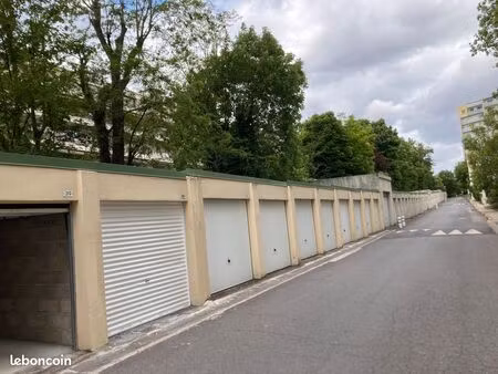 location box clos la garenne fresnes 94260