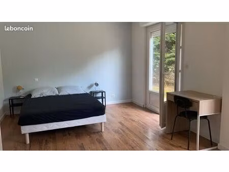 grand studio avec jardin et parking