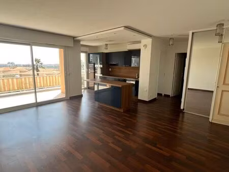 t2 meublé 50m² - terrasse  clim  piscine  parking