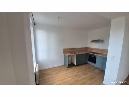 appartement t3 en r+1 avec parking fermé- courville-sur-eure