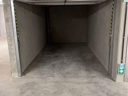 location garages saint laurent de mûre
