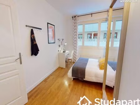chambre 1 pièce 15 m²