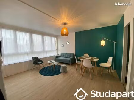 chambre 1 pièce 9 m²