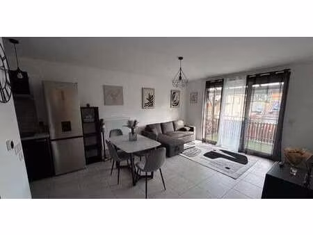 location appartement 2 pièces à martignas-sur-jalle (33127) : à louer 2 pièces / 41m² mart