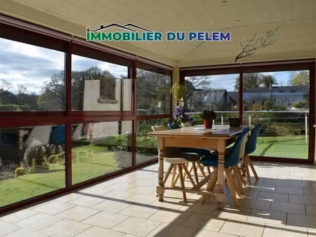 maison de campagne avec dépendances  jardin et vue panoramique sur étang.