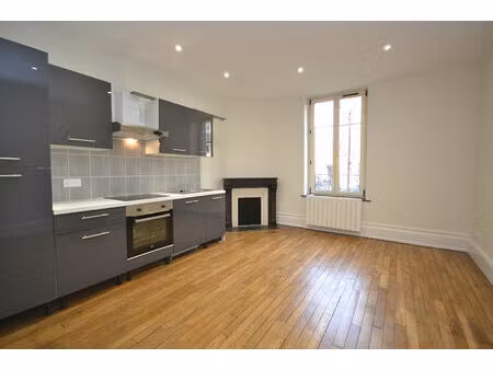 appartement t2 proche iut charlemagne