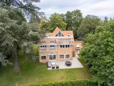 villa à vendre avec garage et terrasse   uccle (rbw10676)