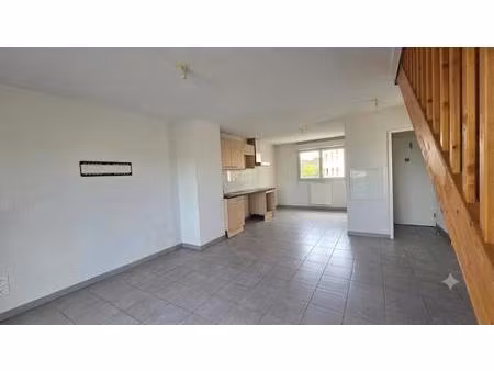à vendre – t3 duplex de 62 m² avec terrasse et parking – toulouse aucamville (31200)