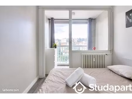 chambre 1 pièce 12 m²