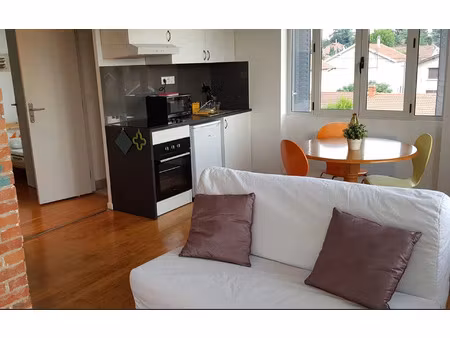 location appartement  31 m² t-2 à bron  835 €