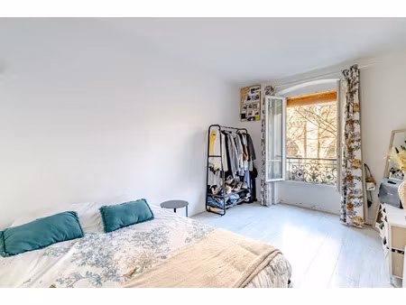 paris 12ème – gare de lyon / aligre – studio optimisé avec véritable espace nuit et cave