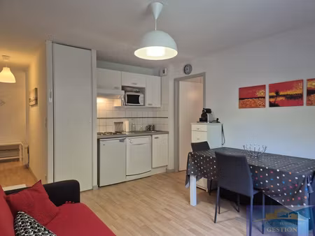 appartement de type 3 / parking couvert / local privatif