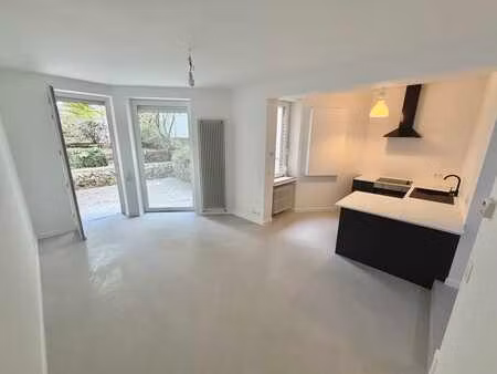 studio entièrement rénové avec jardin - tomberg