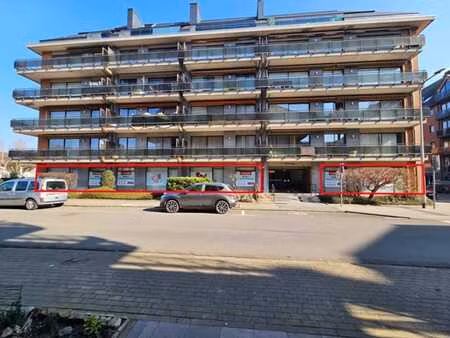 bureaux modulables avec excellente visibilité à rue