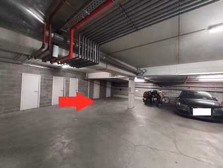 emplacement de parking intérieur - quartier st denis