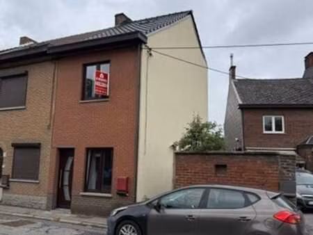 belle maison (3 facades)  entierement renovee  2 chambres  j