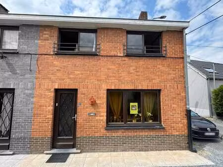 maison à rafraichir 3 chambres + jardin sur l'avant