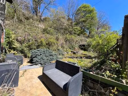 charmante maison en pierre avec garage et jardin