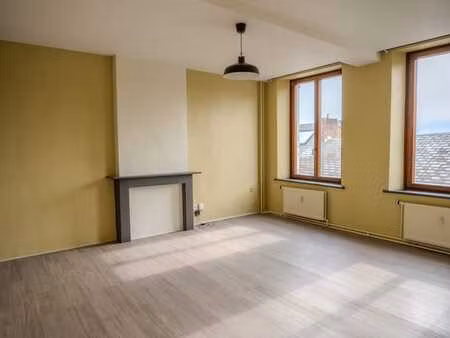 appartement lumineux 1ch avec charme de maison de maître