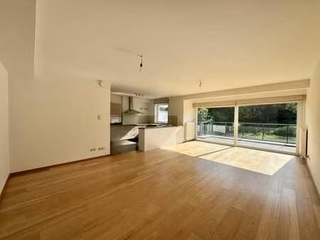 appartement lumineux 2 ch avec terrasse & parking