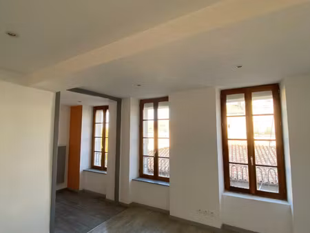 location appartement 3 pièces 72 m² à castelnaudary (11400)