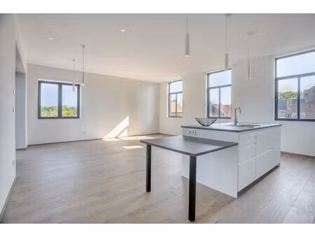 volledig gerenoveerd appartement in holsbeek met 3 slaapkamers en lift - epc 72 kwh/m²