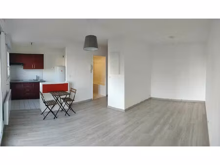 location appartement 1 pièce  27.39m²  meaux