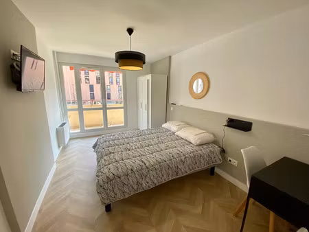 location appartement 5 pièces 14 m² à toulouse (31500)