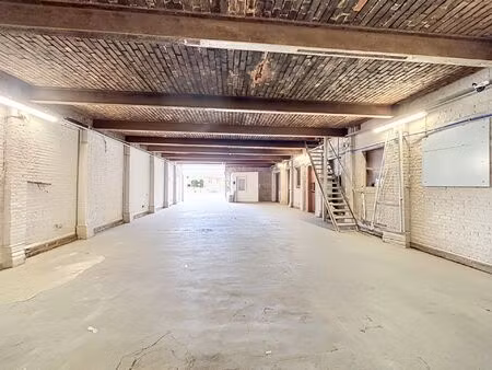 surface industrielle à louer à manage (vbe30814)