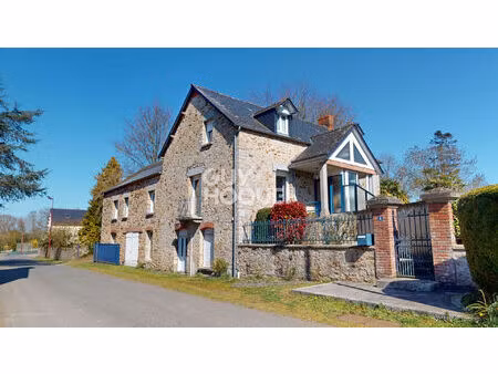 maison familiale en pierres - jardin arboré - piscine couverte - garages - pontorson
