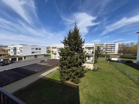 anglet el hogar   appartement t2 balcon   parking et cave