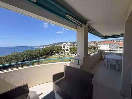 antibes – superbe 2 pièces front de mer avec vue panoramique