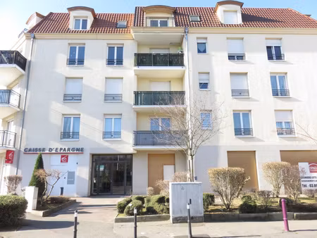 f2 de 46m2 + balcon + cave + garage