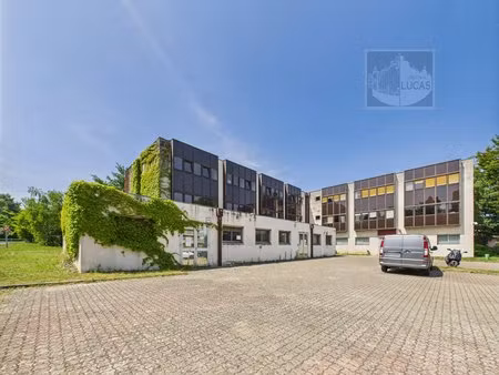 local d'activité / bureaux de 410 76 m² à verrières-le-buisson