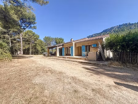 le revest-les-eaux - maison 4 pieces avec fort potentiel