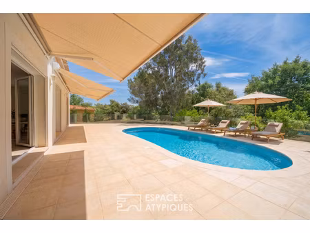 villa néo-provençale avec piscine  secteur des plages