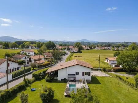 jatxou - maison avec vue sur la rhune  terrain constructible et fort potentiel d'évolution