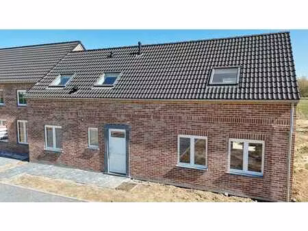 maison neuve peb a avec jardin