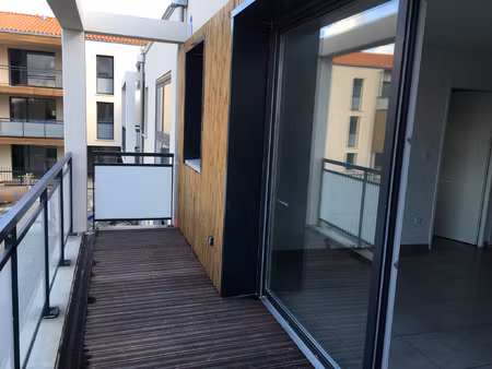 mondonville t2 lumineux avec stationnement double