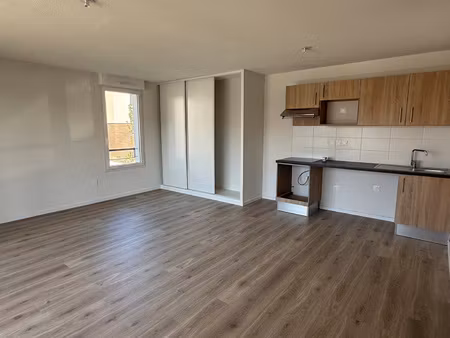 louer appartement t3 en rez de chaussee sureleve avec balco