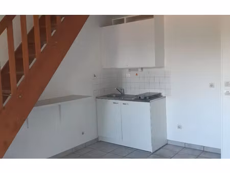 location appartement  27.2 m² t-2 à sainte-geneviève-des-bois  647 €