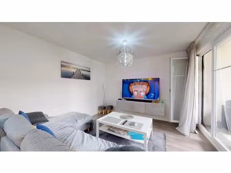 location appartement 2 pièces 46 m2 à savigny-le-temple