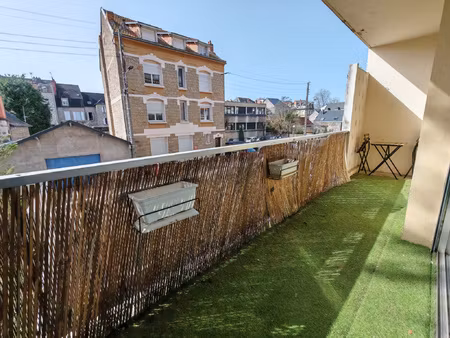 studio avec balcon