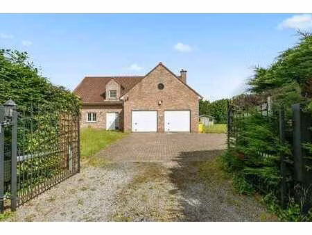 spacieuse maison familiale avec 3 chambres et un double gar…