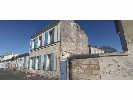 vente maison 5 pièces 102 m² rochefort (17300)