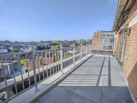 quartier montgomery bel appartement avec terrasse ensoleillé