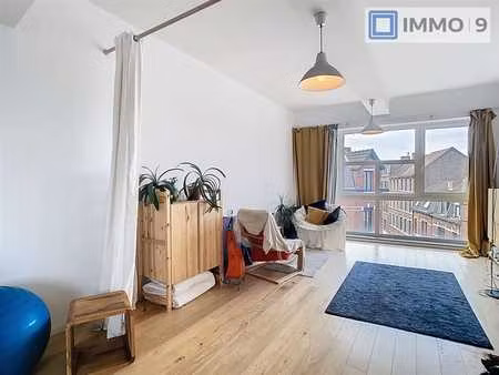 spacieux et lumineux appartement à liège